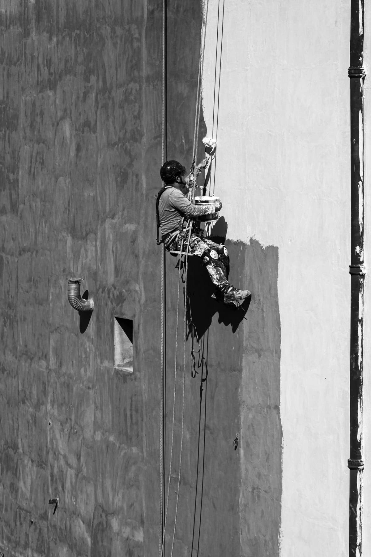 Fachada de edifício recém-pintada